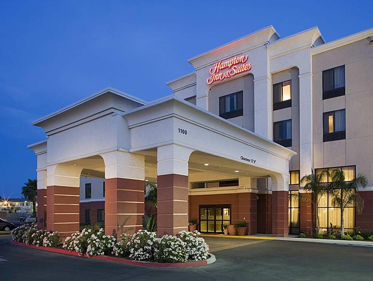 Hampton Inn & Suites Tulare Eksteriør bilde