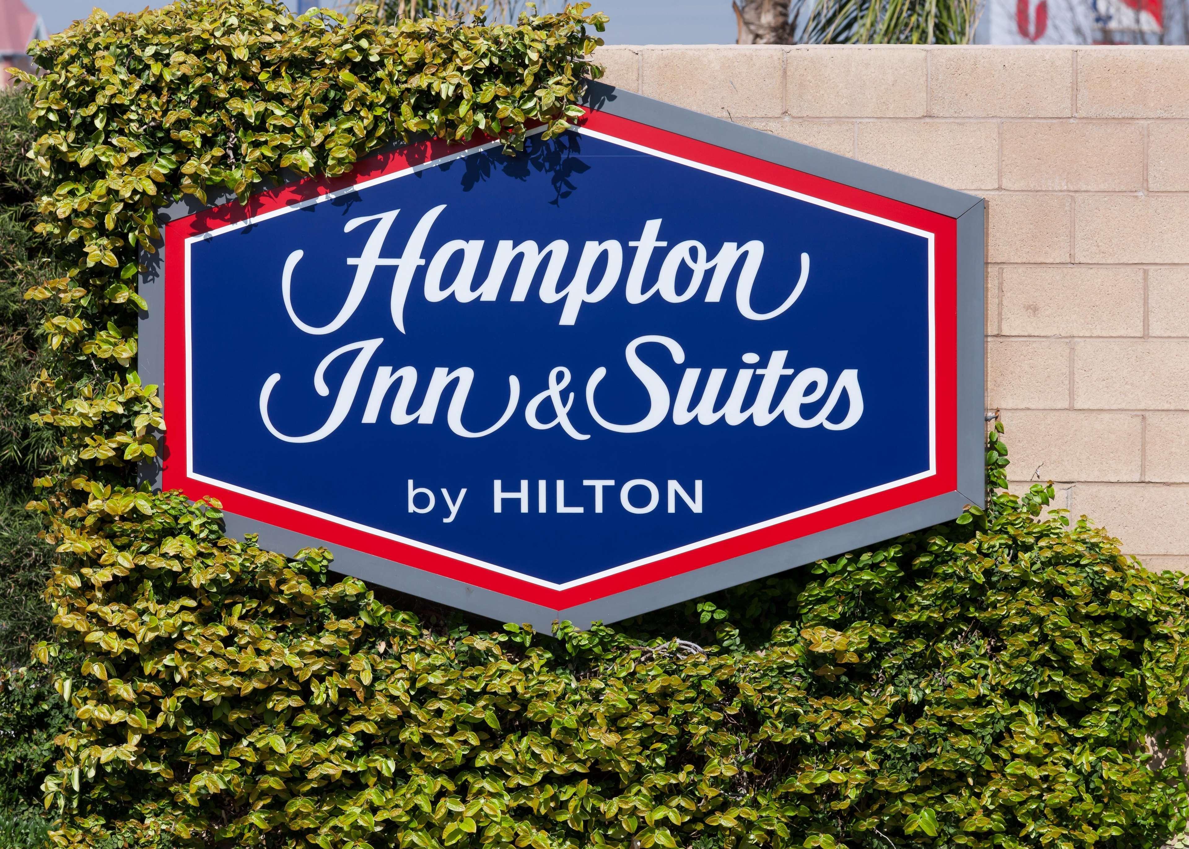 Hampton Inn & Suites Tulare Eksteriør bilde