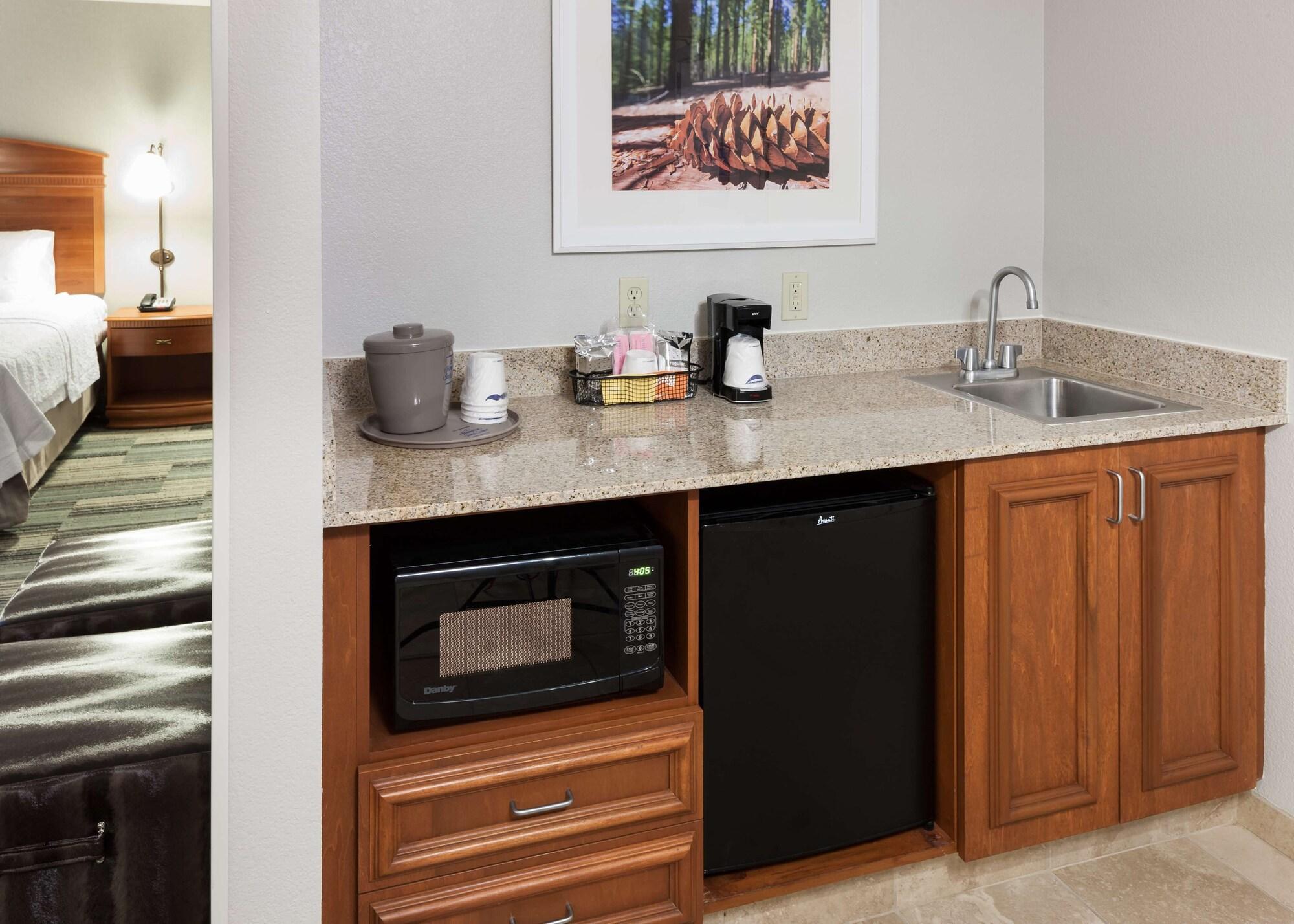 Hampton Inn & Suites Tulare Eksteriør bilde