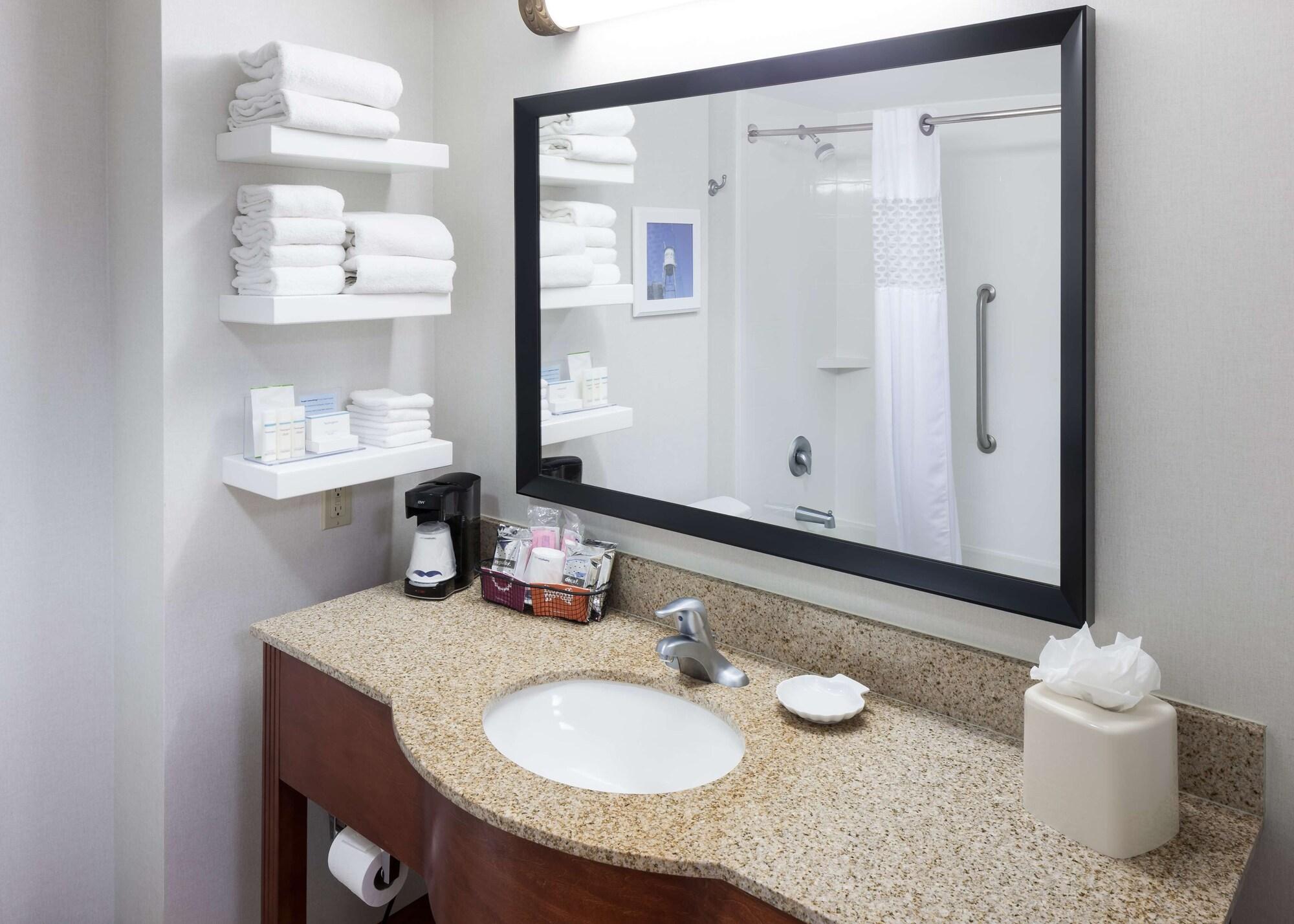 Hampton Inn & Suites Tulare Eksteriør bilde