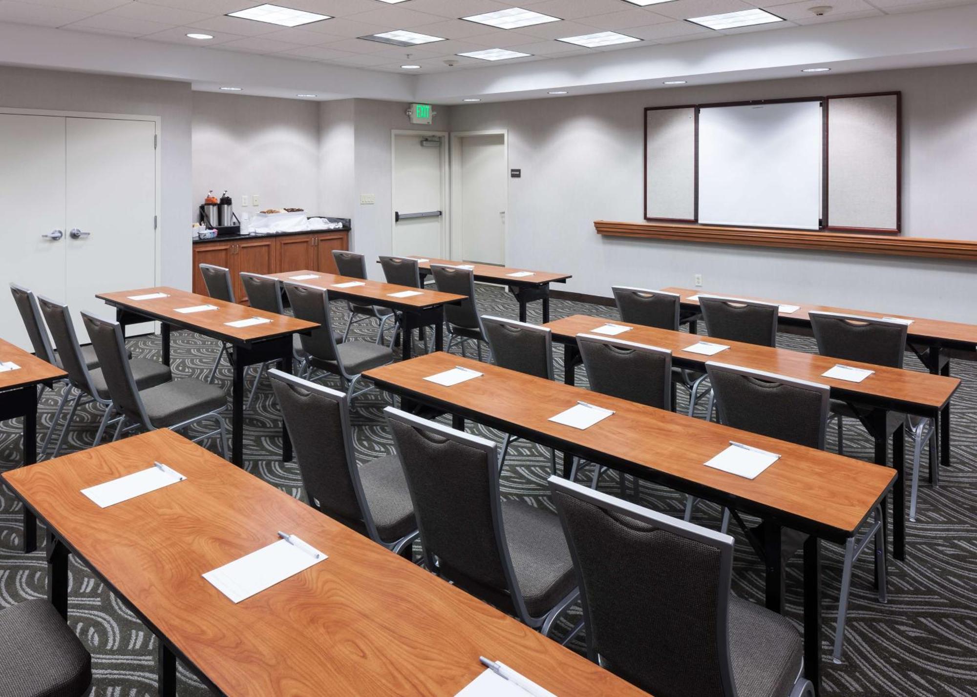 Hampton Inn & Suites Tulare Eksteriør bilde