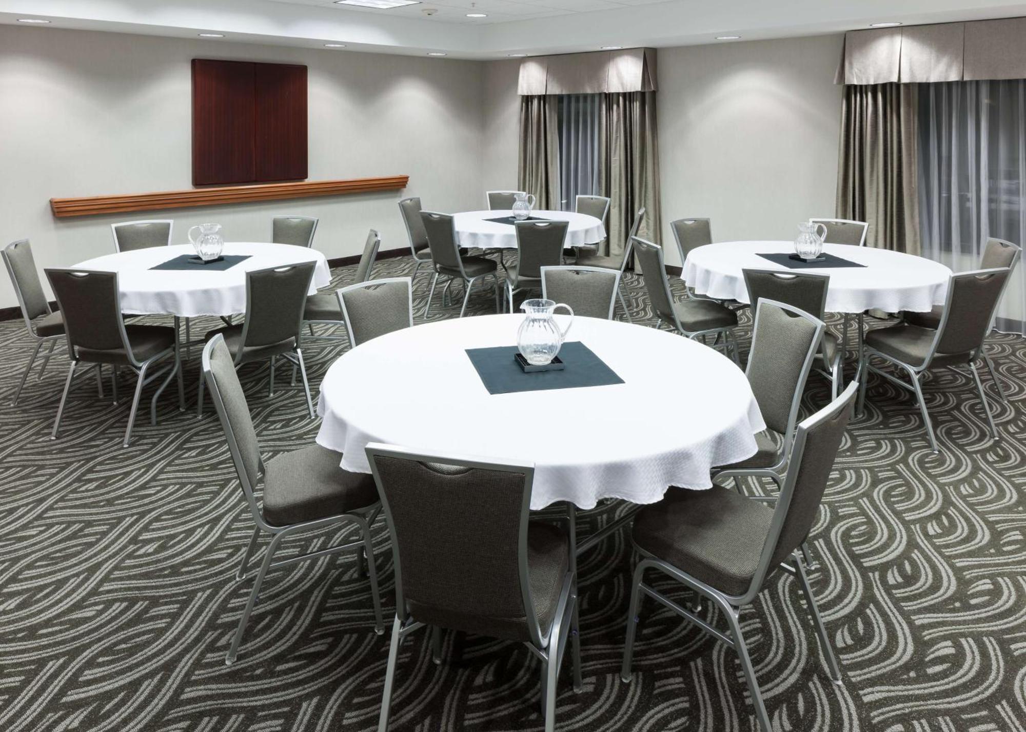 Hampton Inn & Suites Tulare Eksteriør bilde