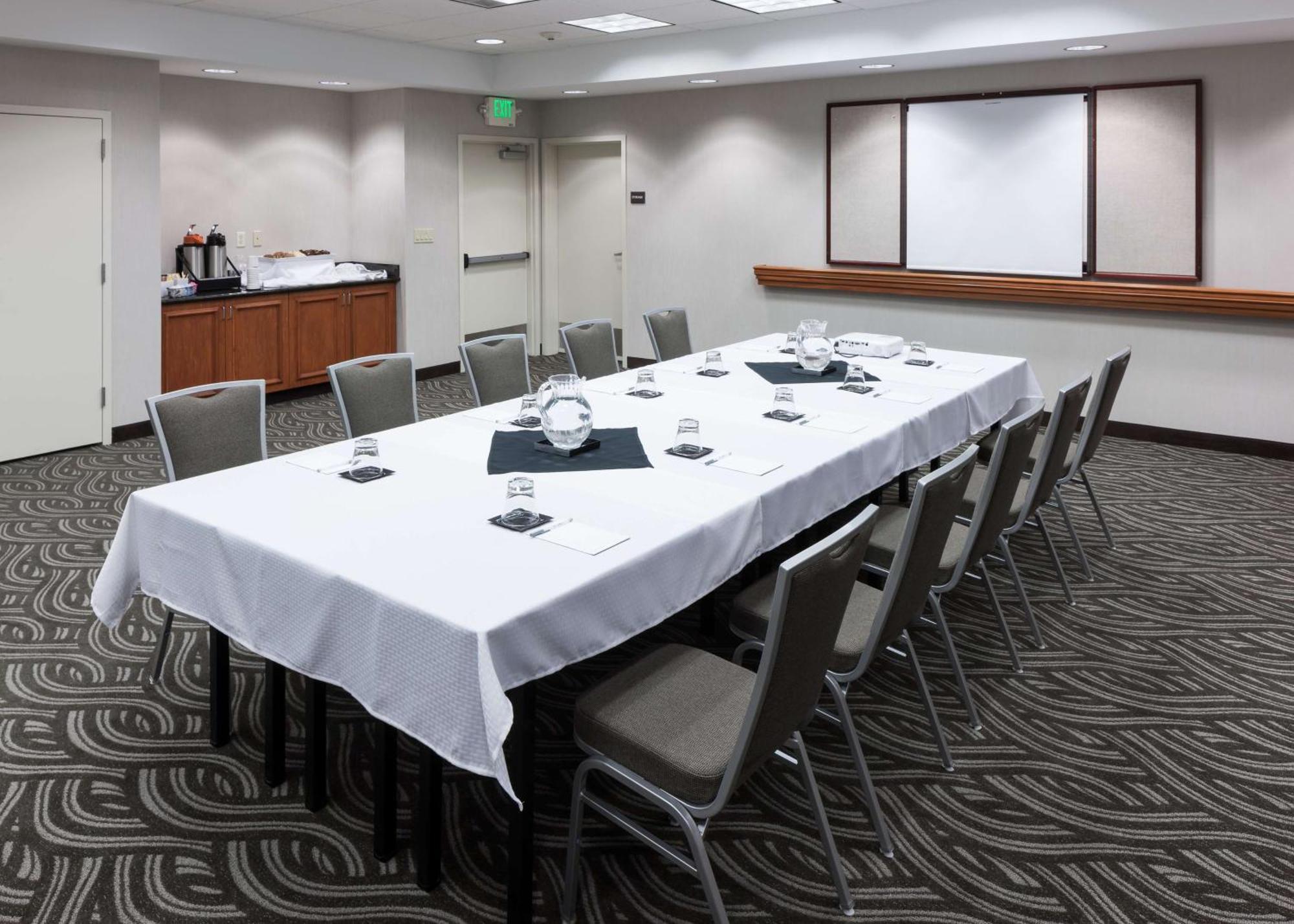 Hampton Inn & Suites Tulare Eksteriør bilde