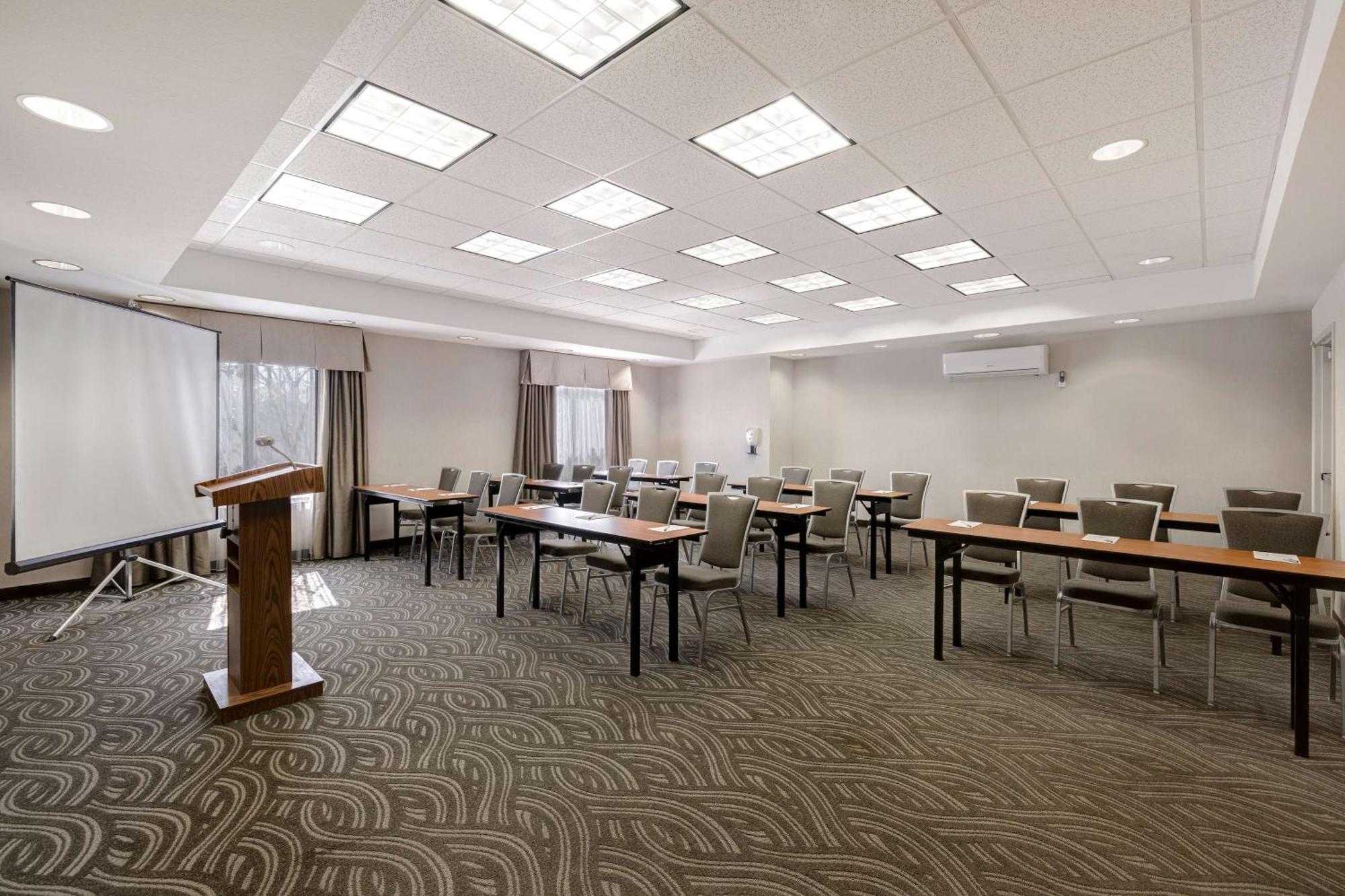 Hampton Inn & Suites Tulare Eksteriør bilde