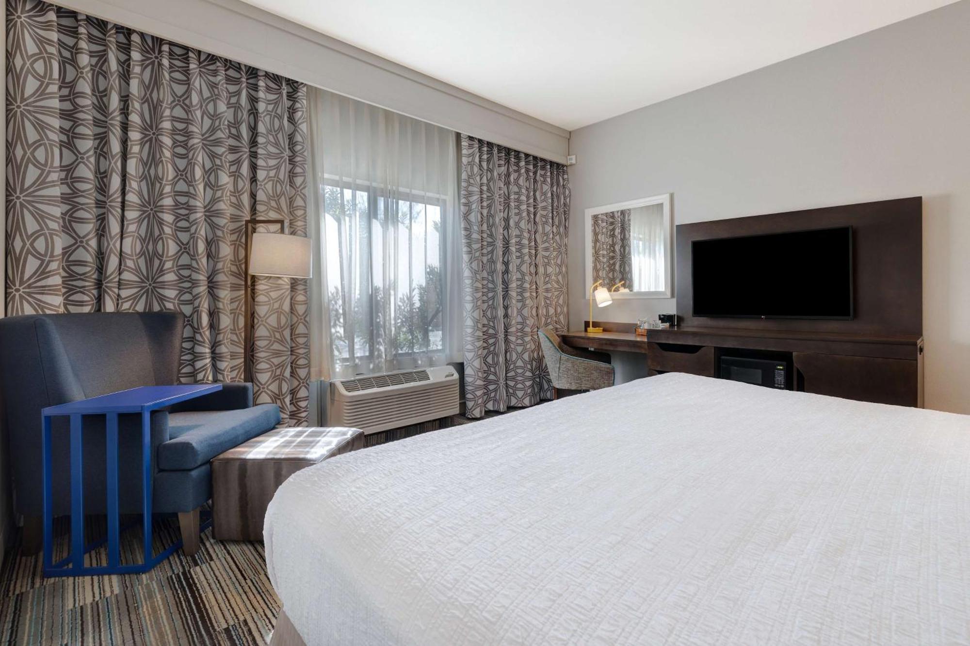 Hampton Inn & Suites Tulare Eksteriør bilde