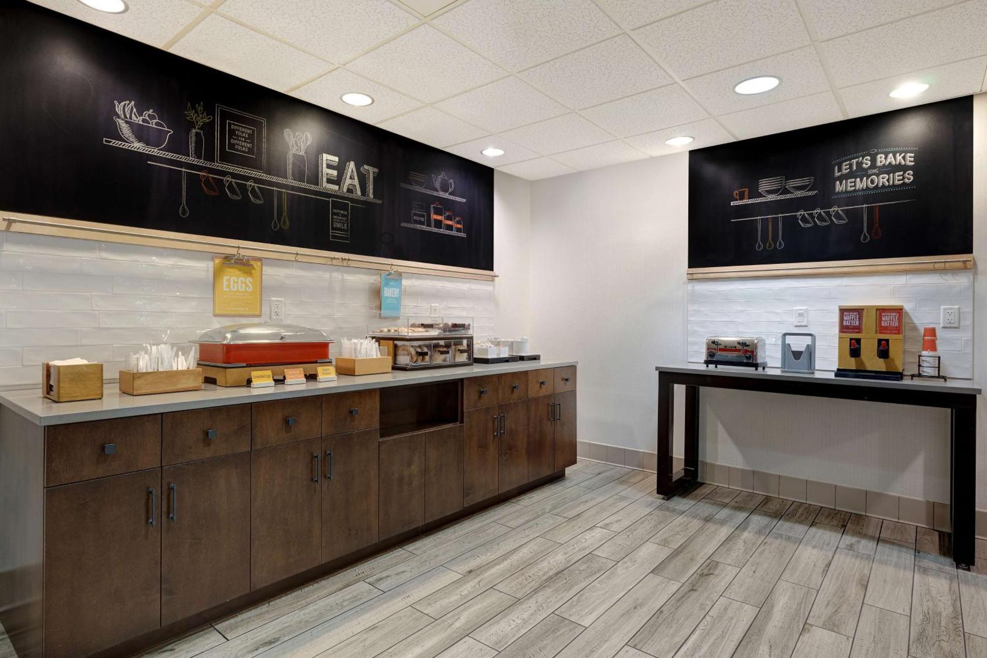 Hampton Inn & Suites Tulare Eksteriør bilde